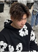 ツイストスパイラルパーマセンターパート刈り上げ束感眉毛