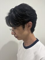 ヒュイル バイ ニアウ(Hwyl by Niau)&nbsp;メンズマッシュセンターパートスパイラルパーマニュアンスパーマ