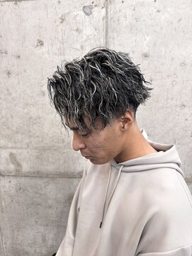 メノン 茨木店(Menon) ツイストスパイラル　ハイライト　メンズパーマ