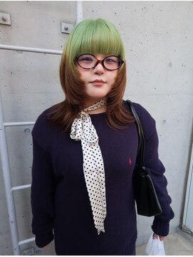 ピア ヤクイン(Pia Yakuin) レイヤーカット/デザイン/ルーツカラー