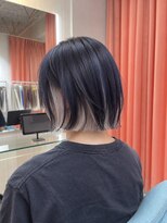 ボックスミコ(Box mico.)&nbsp;暗髪×シルバーのインナーカラー大人ミニボブ