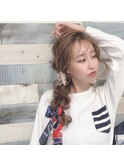 カジュアル　ゆるふわ　編みおろし　ヘアアレンジ　シースル- m