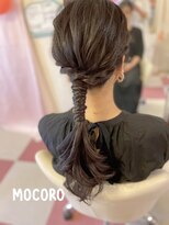 ヘアーセット モコロ(Hair Set MOCORO) ポニーテールタイトアレンジ