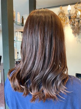 ローレン(LOREM) ニュアンスカラー/アッシュブラウン/こなれミディ/抜け感/艶髪