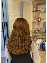 シアン 栄店(CYAN.)&nbsp;ベージュカラー×細かめウェーブパーマ