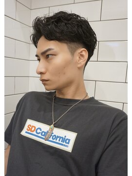 スワッグバーバースタジオ(SWAG BARBER STUDIO) 七三リバースパーマツーブロック