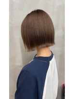 イキプラスディードットログ 大和八木駅前店(ikii+D.Log)&nbsp;ベージュ×切りっぱなしボブ