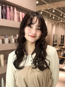 ジョエミバイアンアミ(joemi by Un ami) ロングパーマ / 暗髪パーマ / グレージュカラー