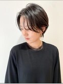 色気を残したセンターパートショート