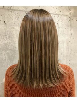 エヌアンドエー 草加店(N&A) 思わず触れたくなる◎うるツヤストレート×ハイライト