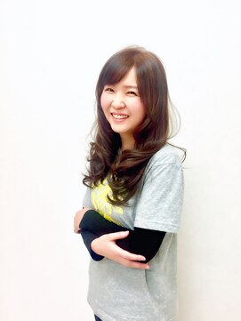 アーリッシュメイクアストーリーノース(arlish make a story north) シナモンブラウンで透明感ＵＰ！ふんわりカールスタイル