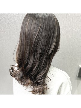 ミル 今治(1003 mille IMABALI) 韓国風ハイライトカラーのミディアムレイヤー