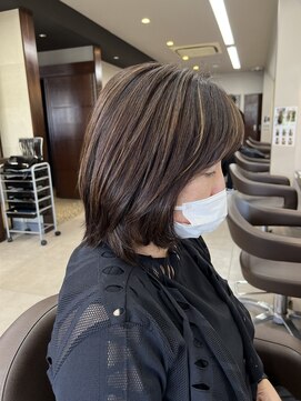 リリ(Liri material care salon by JAPAN) 艶感が綺麗なミディアムボブ
