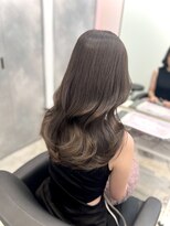 クム(kumu) 【kumu】オリーブグレージュ×セミディ.