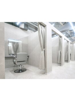 *一人一人と真剣に向き合いたい*との思いから、ゆったりと寛げる空間で理想のデザインをご提供します♪