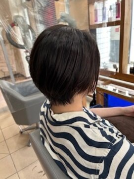 スタジオ アルファプラス 日暮里店(studio α+) ステップボーンカットカットボブショートハイライト白髪ぼかし