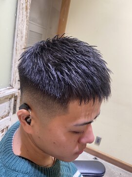 フォーコーナーズ(Four Corners) クロップスタイル