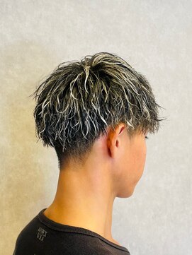 アストロ(ASTRO) メッシュハイライトスパイラルパーマツイストパーマツーブロック