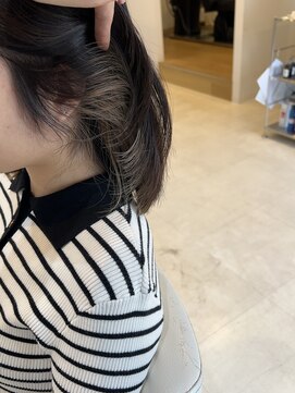 さりげなくイヤリングカラー