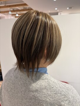 アズールサン 草加西口店(azule-sun) ハイライトカラー,ウルフレイヤー,ショート,グレージュ【草加】