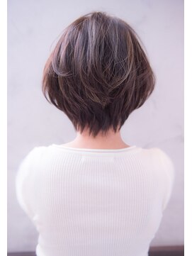エストリア 栄店(ESTREA) 美容師からも大人気の小顔に見せるドライカットの達人