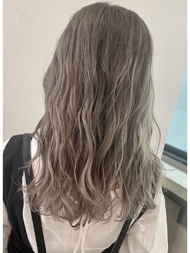 アルバム 新宿(ALBUM SHINJUKU) ハイトーンミルクティーグレージュ_毛先パーマ_ba259203