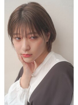 レジュアル(RESSUAL) カーキグレージュ　ボブ　大人かわいい　フェザーバング