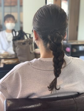 メル(Mel) ☆編みおろし☆グレージュ☆三つ編み☆外ハネ☆アレンジ☆