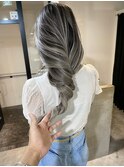 透け感グレージュカラー_アッシュバレイヤージュ_