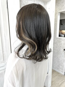 キャアリー(Caary) 福山市美容室Caary コントラストのあるインナー大人ミディ