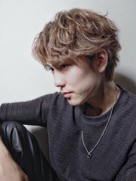 グロウ 天神店(growth) スーツ短髪ツーブロック束感モテる黒髪シークレットパーマ流行