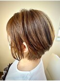 ショートボブ