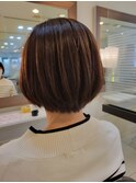 耳かけショートボブ　絶壁解消ヘア　クビレショート