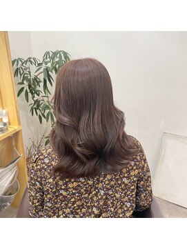 ラフ 原宿(L.a.a.g.f harajuku) ウェーブ巻き 韓国風巻き くすみベージュ@原宿