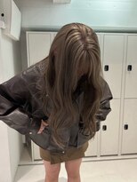 ロマリア ヒルズ 表参道 原宿(Lomalia HILLS)&nbsp;グレージュ似合わせカット[表参道ダブルカラーケアブリーチ]