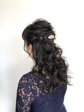 アヤナ バイ アヤラ(ayana by ayala) ハーフアップ