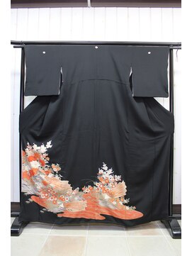 ルナクレセント (Luna crescent) 留袖MT-3 ¥10000~(着付料込み)