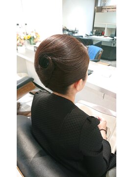 トゥエンティ ファイブ(TWENTY FIVE) 夜会巻き