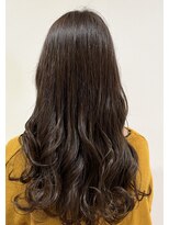 アングゥギャラリー(ungu GALLERY)&nbsp;オリーブ／外ハネ／ロング