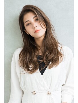 フローラ(FLORA) 立体感で魅せる重軽パーマスタイル☆