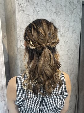 イコール バイ プロデュース 町田駅前店(equal by Produce) ハーフアップ