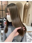 オリーブベージュ
