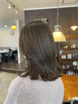 ブラウン(Brown) 艶感たっぷりカラー