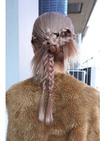 シィーム(cime)&nbsp;ヘアアレンジ　カチモリヘア