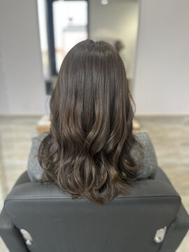 リーオオサカ(Lee Osaka) オリーブカラー×透明感カラー×東芽生