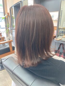 オト(oto) 動き×軽さで魅せる こなれ感たっぷりの外ハネスタイル/艶感