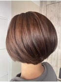 ナチュラルに若見え！明るめアッシュブラウンのショートボブ