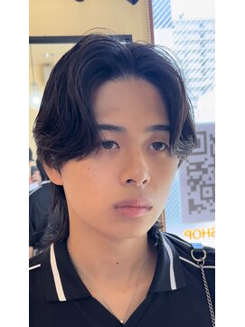 ブルーモスク トウキョウ(TOKYO) センターパート×ウルフ松山美容室