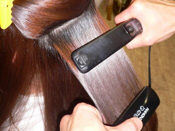 ヘアシック(Hair Chic)の写真/【本八幡徒歩2分】髪の補修の原点は髪を傷めずに加工すること。それを実現するノンアルカリ処方+毛髪科学。