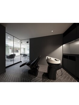 頭皮のケアはもちろん、日頃の疲れやストレスは当店のヘッドスパですっきり解消◇